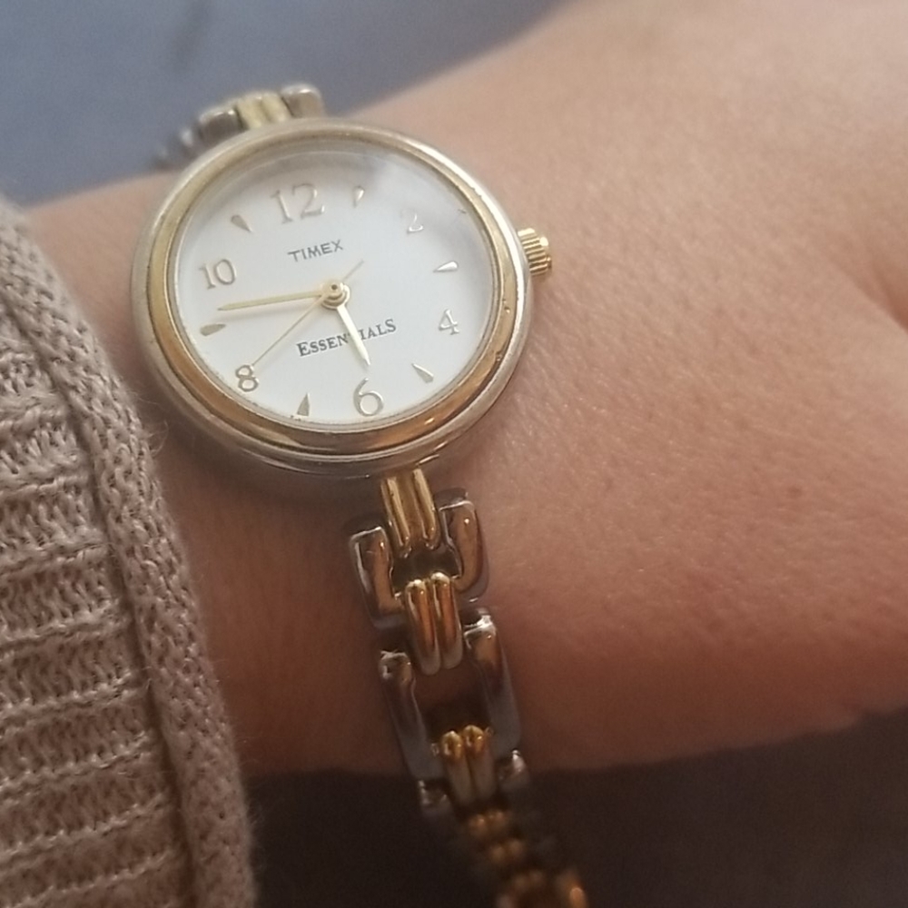 Vintage timex silver gold tone watch EE 80s